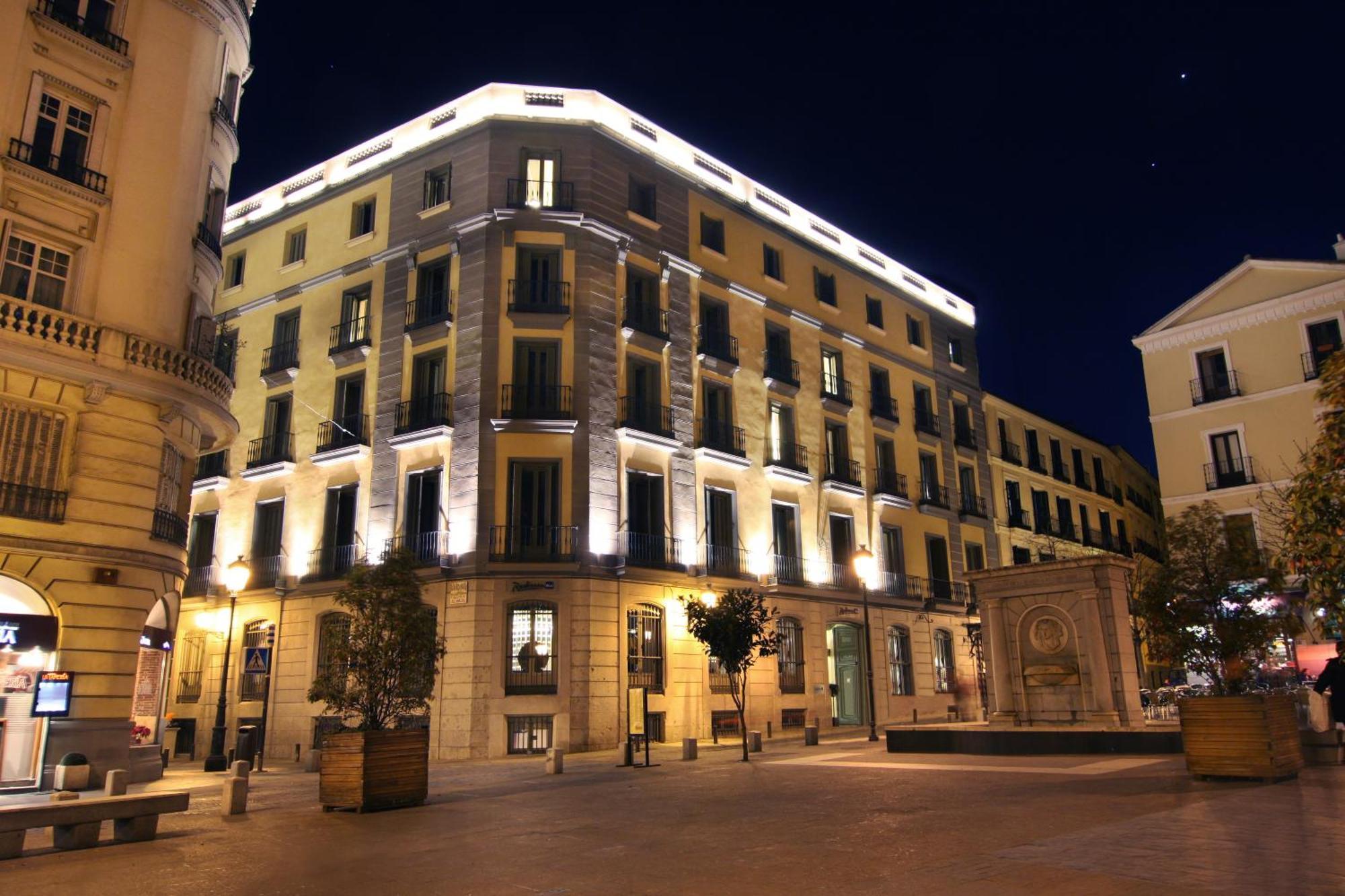 Radisson Blu Hotel, Madrid Prado Exterior photo