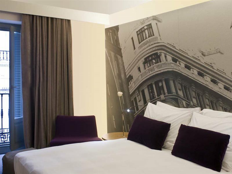 Radisson Blu Hotel, Madrid Prado Exterior photo